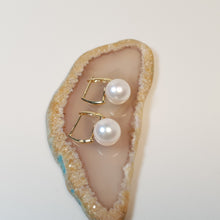 Load image into Gallery viewer, Akoya Pearl Earrings
