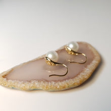 Load image into Gallery viewer, Akoya Pearl Earrings