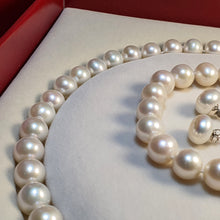 Load image into Gallery viewer, Freshwater cultured Pearl set, 14K Yellow Gold