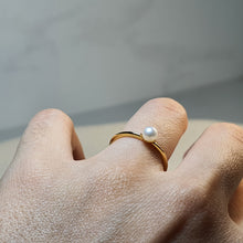 Load image into Gallery viewer, Freshwater Pearl Golden Ring, Sterling Silver