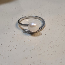 Load image into Gallery viewer, Freshwater Pearl Ring,Sterling Silver