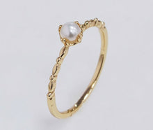 Load image into Gallery viewer, Freshwater Danity Pearl Ring, Sterling Silver