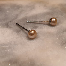 Load image into Gallery viewer, Danity Freshwate Pearls Stud, Sterling Silver