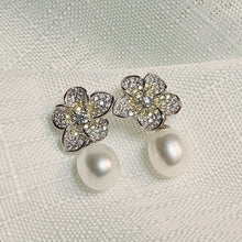 Load image into Gallery viewer, Freshwater Pearl Flower Jewellery Set, Sterling Silver