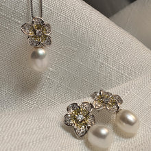 Load image into Gallery viewer, Freshwater Pearl Flower Jewellery Set, Sterling Silver