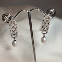Load image into Gallery viewer, Gorgoues Crystal & Freshwater Pearl Earring, Sterling Silver