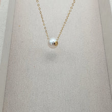 Load image into Gallery viewer, Japanese Akoya Pearl Pendant + Chain, 18k Yellow Gold