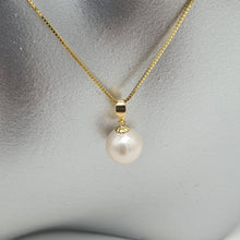 Load image into Gallery viewer, Freshwater Pearl Pendant, 18k Yellow Gold