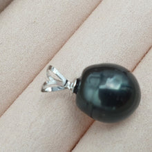 Load image into Gallery viewer, Tahitian Baroque Pearl Pendant, 18k Gold