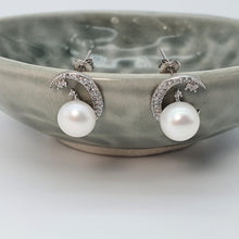 Load image into Gallery viewer, Freshwater Pearl Moon & Star Earring, Sterling Silver