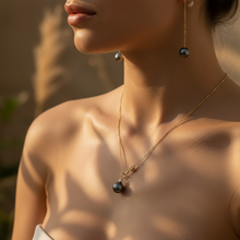 Load image into Gallery viewer, French Tahitian Saltwater Pearl Jewellery Set, 18k Yellow Gold

