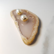 Load image into Gallery viewer, Akoya Pearl Earrings

