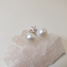Load image into Gallery viewer, Freshwater cultured pearl (6mm) stud earrings, Sterling Silver
