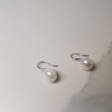 Load image into Gallery viewer, Freshwater Cultured Pearl Hook Earrings_Sterling Silver
