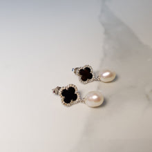 Load image into Gallery viewer, Freshwater drop culured pearl earrings, Sterling Silver
