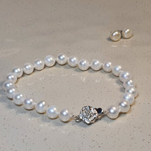 Load image into Gallery viewer, Freshwater Cultured Pearl Floral Bracelet, Sterling Silver
