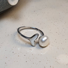 Load image into Gallery viewer, Freshwater Whale Tail &amp; Drop Pearl Set, Sterling Silver
