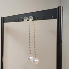 Load image into Gallery viewer, Large Japanese Akoya Pearl Earring, Yellow Gold
