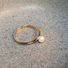 Load image into Gallery viewer, Freshwater Pearl Golden Ring, Sterling Silver
