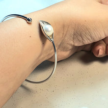 Load image into Gallery viewer, Freshwater Pearl Leaf Cuff, Sterling Silver
