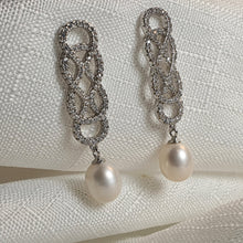 Load image into Gallery viewer, Gorgoues Crystal &amp; Freshwater Pearl Earring, Sterling Silver
