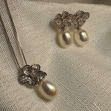 Load image into Gallery viewer, Freshwater Pearl Flower Jewellery Set, Sterling Silver

