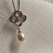 Load image into Gallery viewer, Freshwater &amp; Mother of Pearl Clover, Sterling Silver
