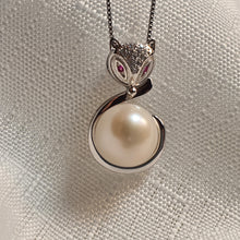 Load image into Gallery viewer, Freshwater Pearl Pendant &amp; Chain, Fox Design, Sterling Silver
