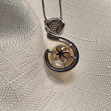 Load image into Gallery viewer, Freshwater Pearl Pendant &amp; Chain, Fox Design, Sterling Silver

