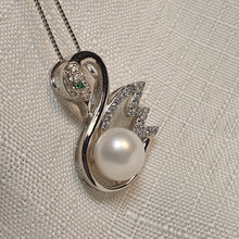 Load image into Gallery viewer, Swan &amp; Freshwater Necklace, Sterling Sliver

