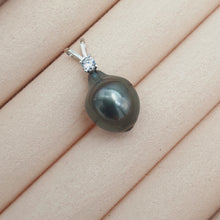 Load image into Gallery viewer, French Tahitian Baroque Pearl Pendant, 18k Gold Jewellery
