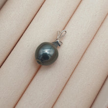 Load image into Gallery viewer, French Tahitian Baroque Pearl Pendant, 18k Gold Jewellery
