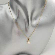 Load image into Gallery viewer, Freshwater Pearl Pendant, 18k Yellow Gold
