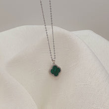 Load image into Gallery viewer, Malachite 4 leaf Clover necklace, Sterling Silver
