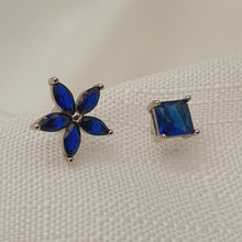 Load image into Gallery viewer, Blue Crystal Stud Earrings, Sterling Silver, Amispearl
