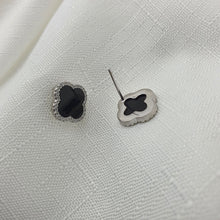 Load image into Gallery viewer, Agate 4 Leaf Clover Stud Earring, Sterling Silver jewellery, Amispearl
