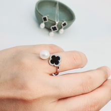 Load image into Gallery viewer, Freshwater Cultured Drop Pearl &amp; Agate Clover Set, Sterling Silver
