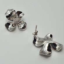 Load image into Gallery viewer, Modern 3D Flower Stud Earrings, Silver Jewelry
