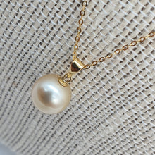 Load image into Gallery viewer, South sea cultured pearl pendant+chain, 18K Yellow Gold
