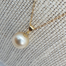 Load image into Gallery viewer, South sea cultured pearl pendant+chain, 18K Yellow Gold
