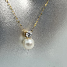 Load image into Gallery viewer, Japanese Akoya Pearl Pendant &amp; Chain, 18K Yellow Gold
