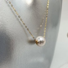 Load image into Gallery viewer, Japanese Akoya Pearl Necklace, 18k Yellow Gold

