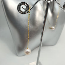 Load image into Gallery viewer, Large Japanese Akoya Pearl Earring, Yellow Gold
