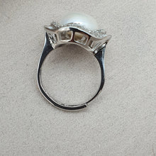 Load image into Gallery viewer, Large Freshwater Pearl ring, sterling silver
