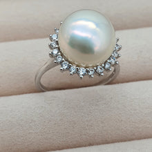 Load image into Gallery viewer, Large Freshwater Pearl ring, sterling silver
