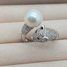 Load image into Gallery viewer, Large Freshwater Pearl Panther ring, sterling silver
