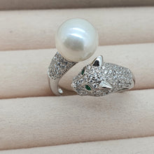 Load image into Gallery viewer, Large Freshwater Pearl Panther ring, sterling silver
