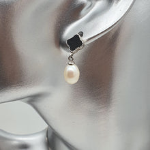 Load image into Gallery viewer, Freshwater Cultured Pearl Clover Set, Sterling Silver
