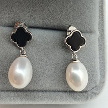 Load image into Gallery viewer, Black Agate Clover &amp; Freshwater Pearl Drop Earring, Sterling Silver
