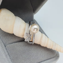 Load image into Gallery viewer, Round Freshwater Pearl Butterfly ring, sterling silver
